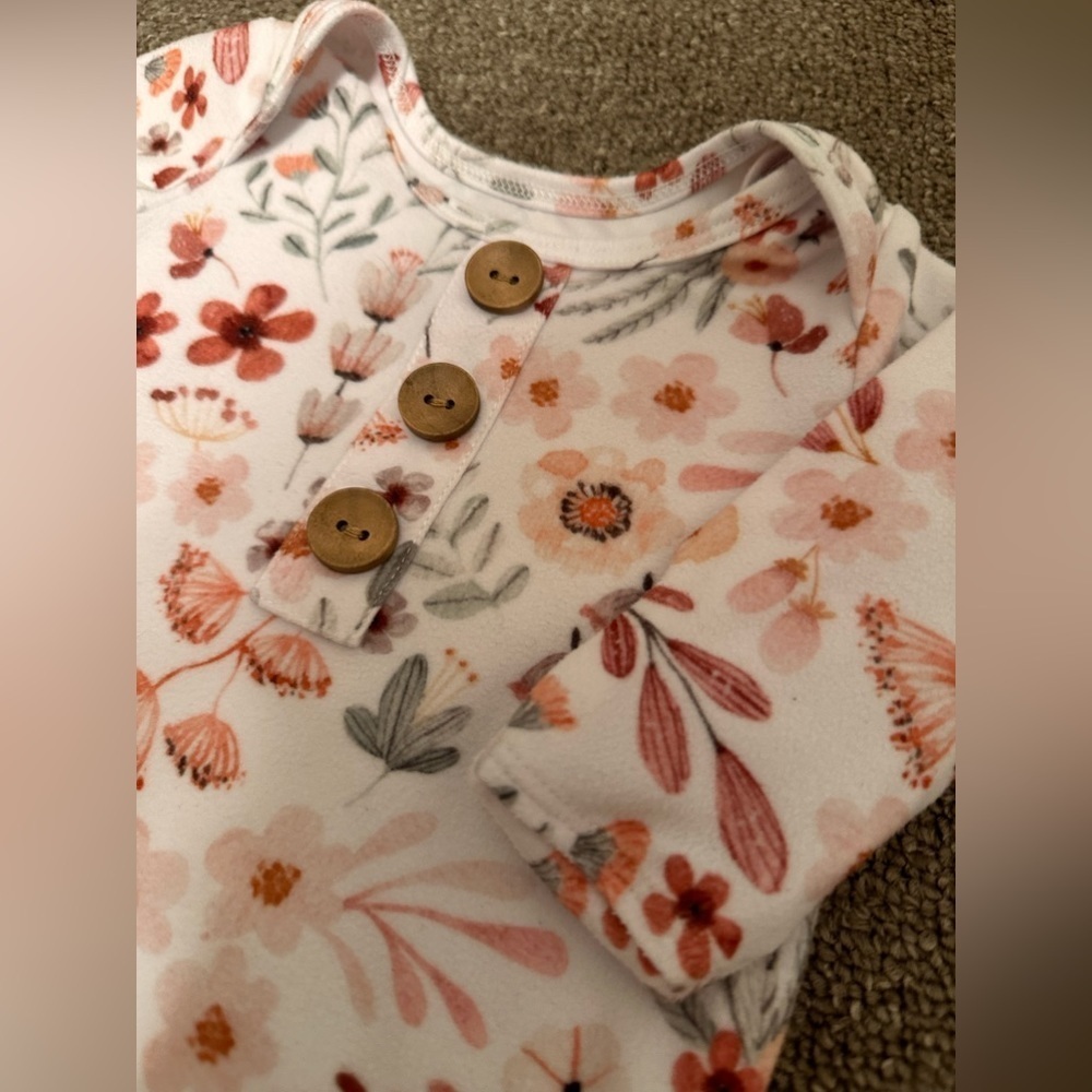 Caden Lane Knot Gown Girls 0-3M Maeve's Mauve
Mustard Floral Sleep Sack … - Picture 3 of 5